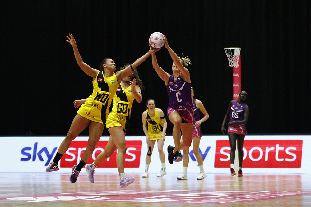 netball players on the court